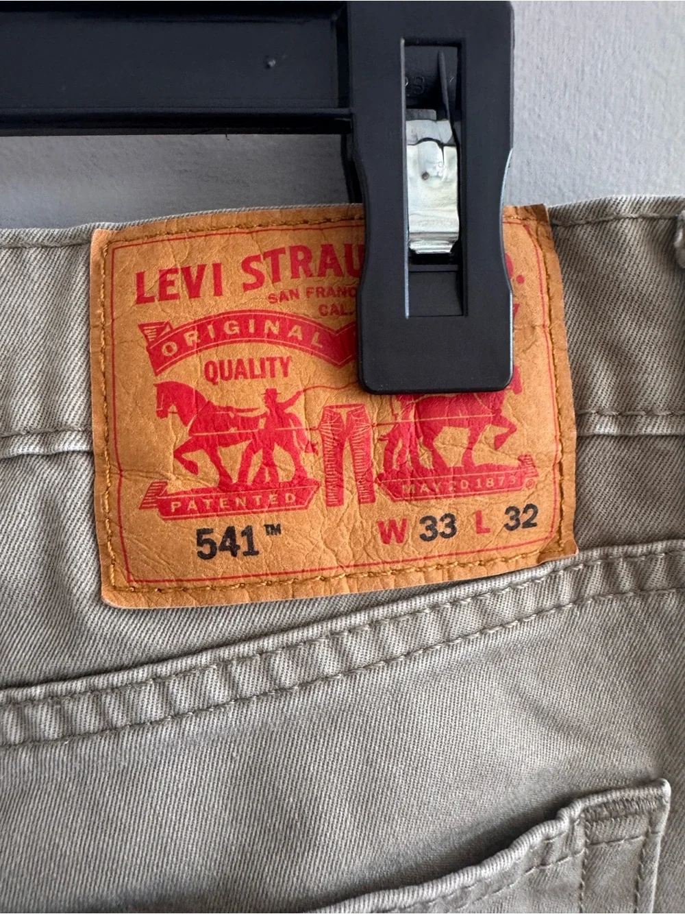 Levi’s 541 Athletic Taper Men’s Jeans W33 Khaki Beige Stretch Denim